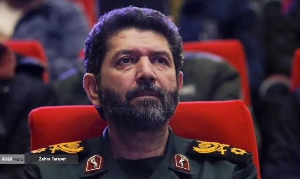 شعار جنگ ۴۰ روزه ایران و آمریکا به مراسم اربعین رسید! شعار جنگ ۴۰ روزه ایران و آمریکا به مراسم اربعین رسید!